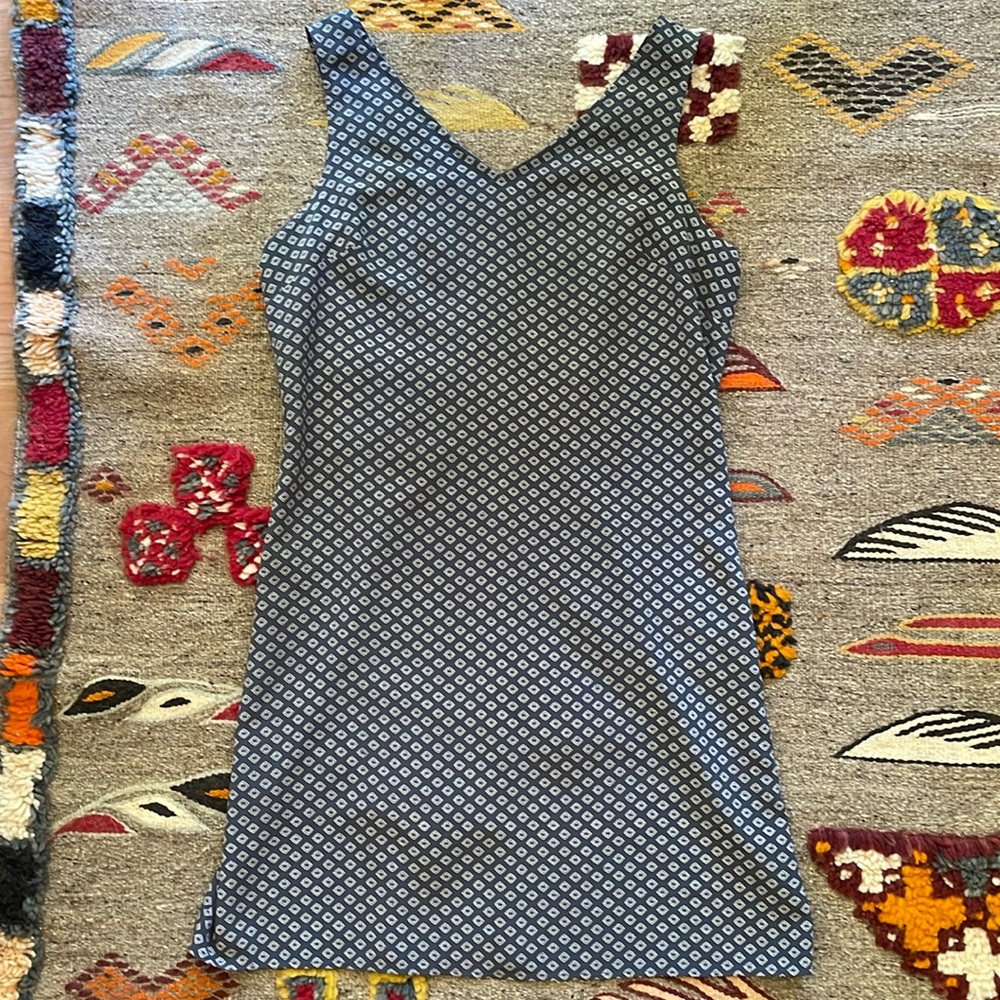 Vintage v neck shift dress